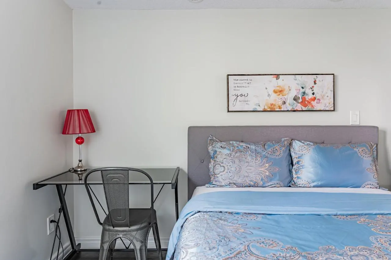 Lovely Property In Downtown Core 多伦多 0*,  加拿大